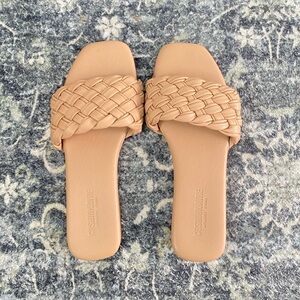 Tan woven sandal slides women’s size 7.5 comfy beach pool vacation